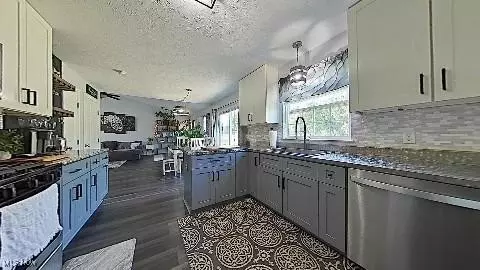 Kitchen - 4913 Fallen Leaf Trl, Brunswick, OH 44212 photo 1 of 2