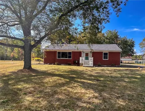 2495 Wilshire Dr, Cortland, OH 44410