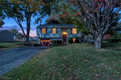 273 Atwood St NW, Champion, OH 44483