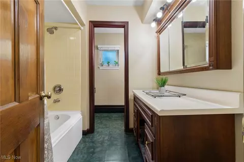 1599 Riverside Dr, Akron, OH 44310 photo 14