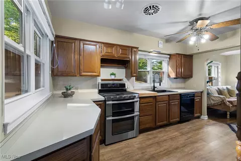1599 Riverside Dr, Akron, OH 44310 photo 11