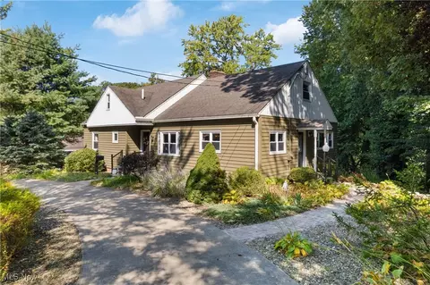 1599 Riverside Dr, Akron, OH 44310 photo 2