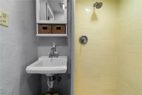 1599 Riverside Dr, Akron, OH 44310 photo 30
