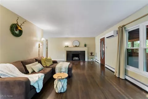 1599 Riverside Dr, Akron, OH 44310 photo 4