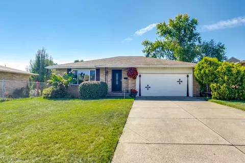 1417 Roanoke Dr, Parma, OH 44134