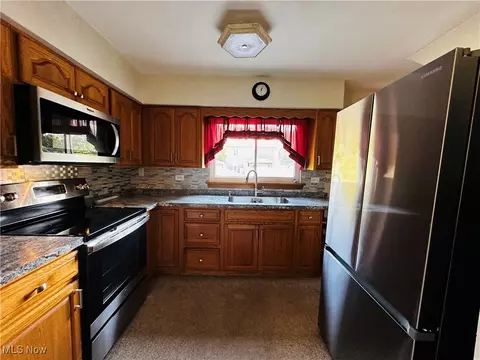 415 E Main St, Flushing, OH 43977 photo 10