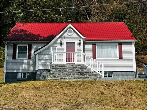 415 E Main St, Flushing, OH 43977
