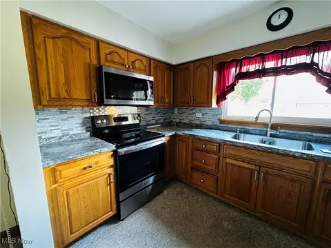 415 E Main St, Flushing, OH 43977 photo 11