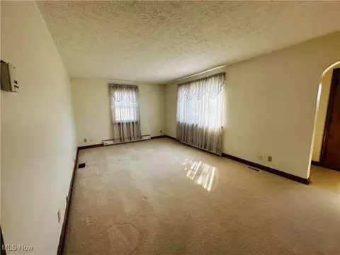 415 E Main St, Flushing, OH 43977 photo 8