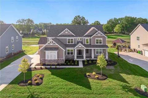 620 Congressional Ln, Avon Lake, OH 44012