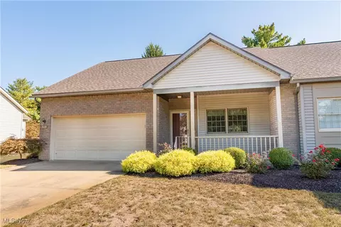 4546 Earlington Cir NW, Canton, OH 44708