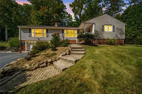 11430 Parkside Rd, Chardon, OH 44024 photo 4