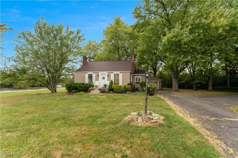 6370 Fairview Rd, Austintown, OH 44515