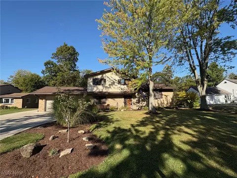 12664 W 130th St, Strongsville, OH 44136