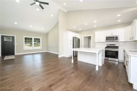 44 S River Rd, Munroe Falls, OH 44262 photo 6