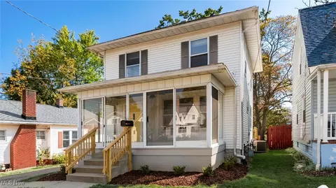 2538 Oakwood Ave, Zanesville, OH 43701