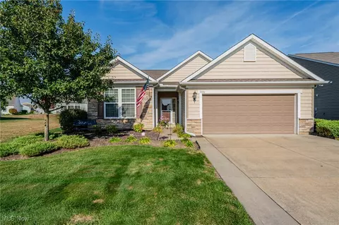 9320 Montgomery Dr, North Ridgeville, OH 44039