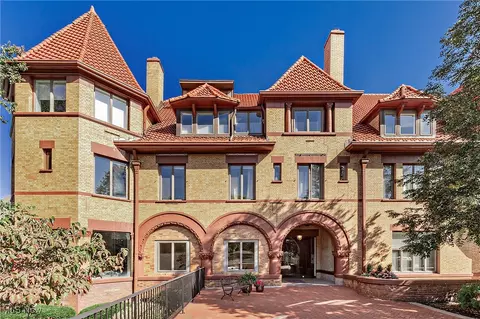 23200 Lake Rd #50, Bay Village, OH 44140