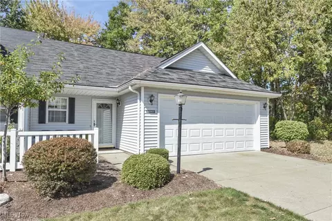 30960 Jasmine Ct, North Olmsted, OH 44070