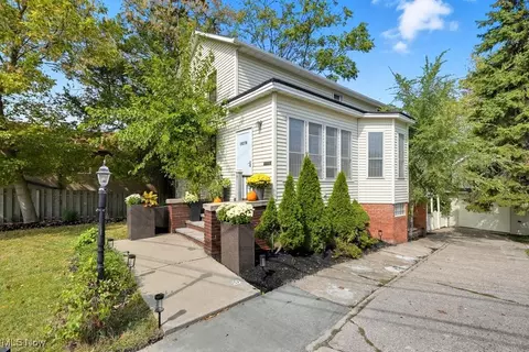 19270 Lorain Rd, Fairview Park, OH 44126