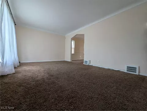 5151 Erwin St, Maple Heights, OH 44137 photo 4