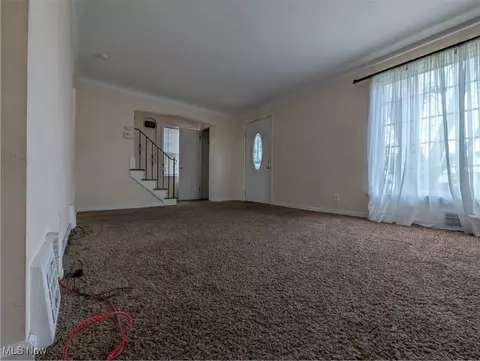 5151 Erwin St, Maple Heights, OH 44137 photo 3