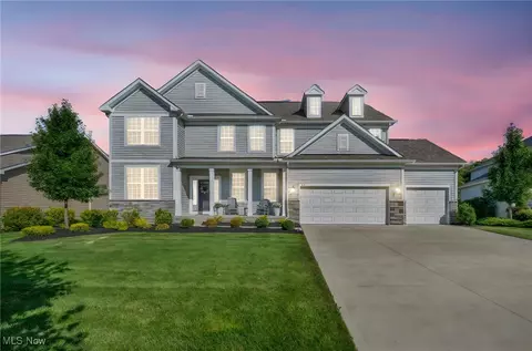 201 Harvester Dr, Copley, OH 44321