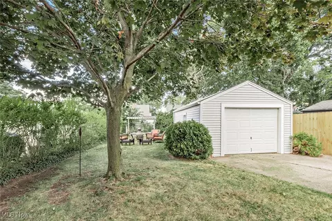 30129 Robert St, Wickliffe, OH 44092 photo 26