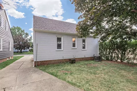 30129 Robert St, Wickliffe, OH 44092 photo 25