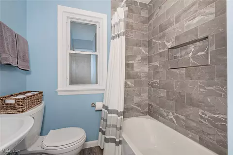 30129 Robert St, Wickliffe, OH 44092 photo 14