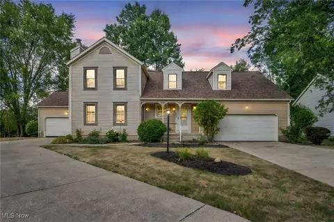 8037 Norriton Cir NW, North Canton, OH 44720