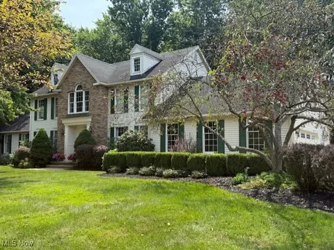 2082 Abner Ln, Hudson, OH 44236