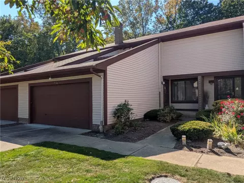 684 Allison Dr, Richmond Heights, OH 44143