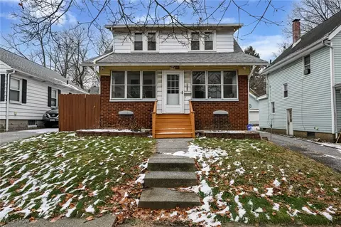 1345 Bellows St, Akron, OH 44301