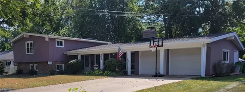 202 4th Ave, Berea, OH 44017
