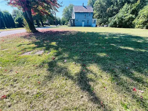 705 W 35th St, Ashtabula, OH 44004 photo 3
