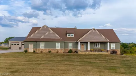 61961 Hawthorne Hill Rd, Shadyside, OH 43947