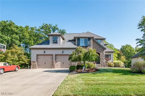 2189 E Park Dr, Uniontown, OH 44685