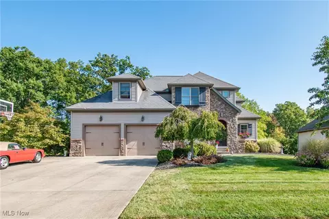 2189 E Park Dr, Uniontown, OH 44685
