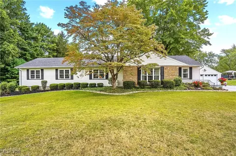 667 N Road Rd SE, Warren, OH 44484