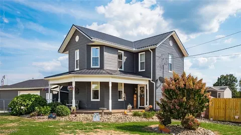 2140 Adamsville Rd, Zanesville, OH 43701