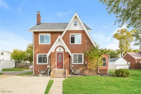 1115 Colonial Blvd NE, Canton, OH 44714
