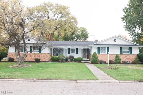 311 Goodhue Dr, Akron, OH 44313