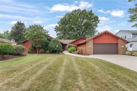 1717 Chittenden Cir NE, Massillon, OH 44646