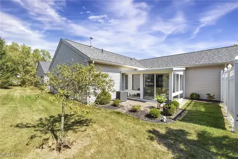 156 Arrow Ct, Elyria, OH 44035 photo 6