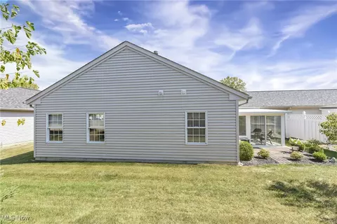 156 Arrow Ct, Elyria, OH 44035 photo 9