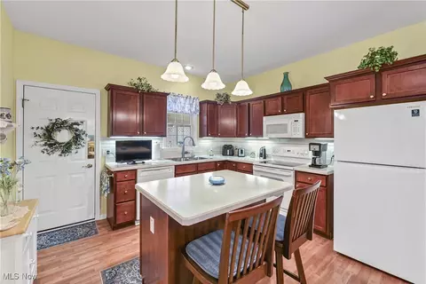 156 Arrow Ct, Elyria, OH 44035 photo 22