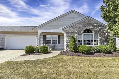 156 Arrow Ct, Elyria, OH 44035