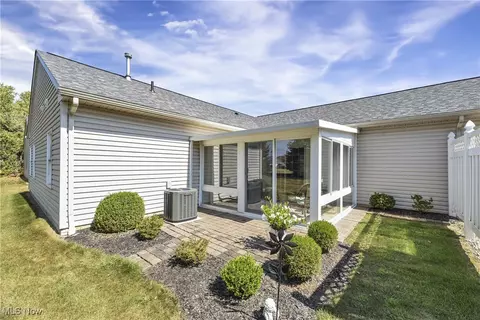 156 Arrow Ct, Elyria, OH 44035 photo 5