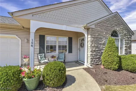 156 Arrow Ct, Elyria, OH 44035 photo 4